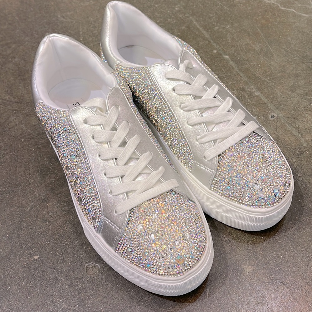 STEVE MADDEN “SALINA” RHINESTONE SNEAKER. BRAND NEW. SIZE 7.0